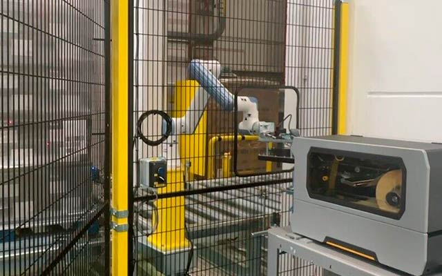 Ekobal. Коботы меняют правила игры: безопасная маркировка поддонов